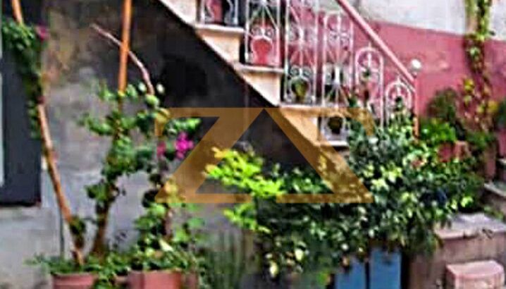 للبيع منزل عربي في شارع خالد ابن الوليد
