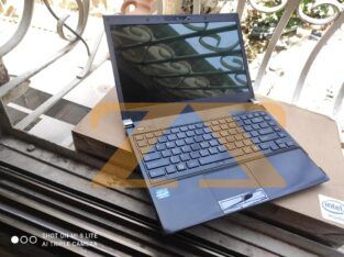 لابتوب Toshiba PORTEGE R835