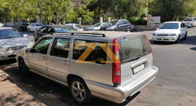 فولفو استيشن  v70
