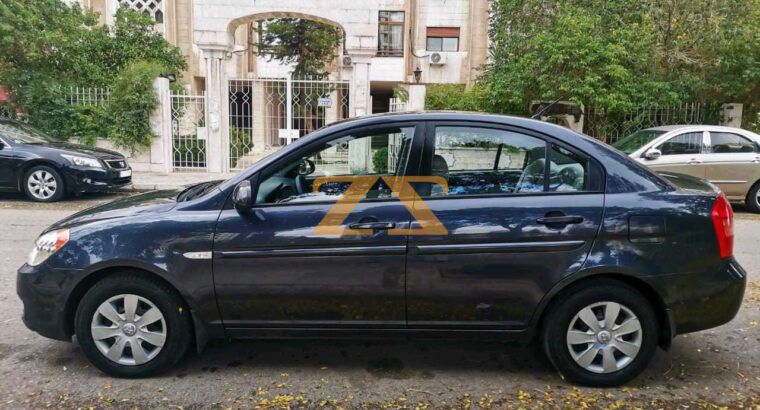 سيارة هيونداي فيرنا شبه جديدة للبيع