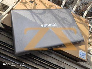لاب توب toshiba