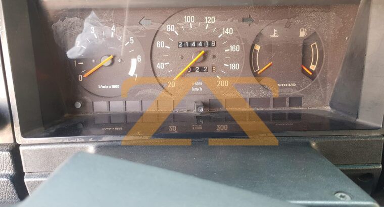 للبيع فولفو 240GL