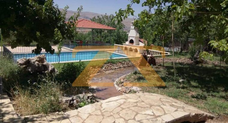 مزرعة للاجار اليومي مع مولدة في كروم مضايا