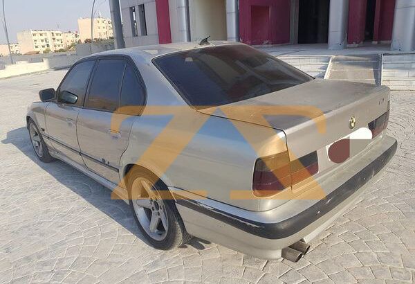 للبيع BMW موديل 1992