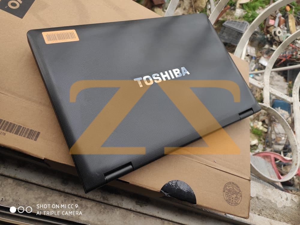لاب توب Toshiba