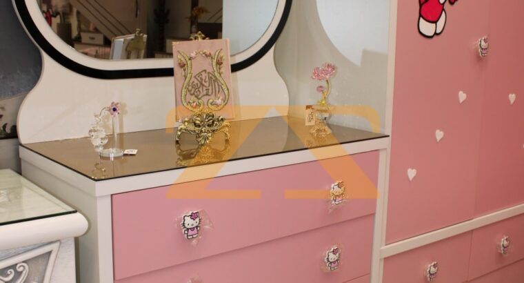 غرفة نوم بناتي Hello kitty