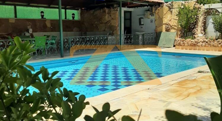 فيلا في كروم مضايا 3 طوابق مع 3 محلات عالشارع